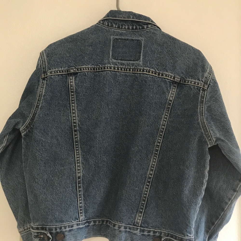 Levi Strauss jean jacket size medium